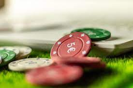 Play Poker on the Internet From Home